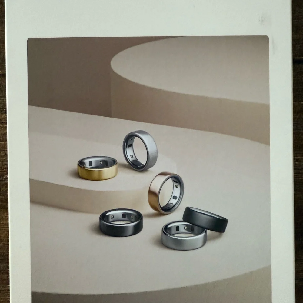 Oura Ring 4 Silver Size 9 + Sizing Kit – Excellent Condition